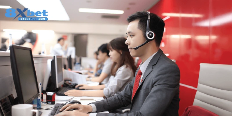 Liên hệ nhân viên hỗ trợ rút tiền 8xbet