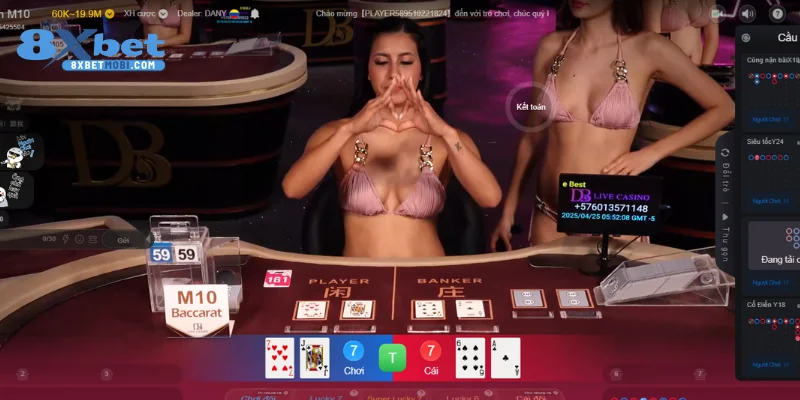 Người chơi theo dõi bàn cược casino 8xbet livestream trực tiếp